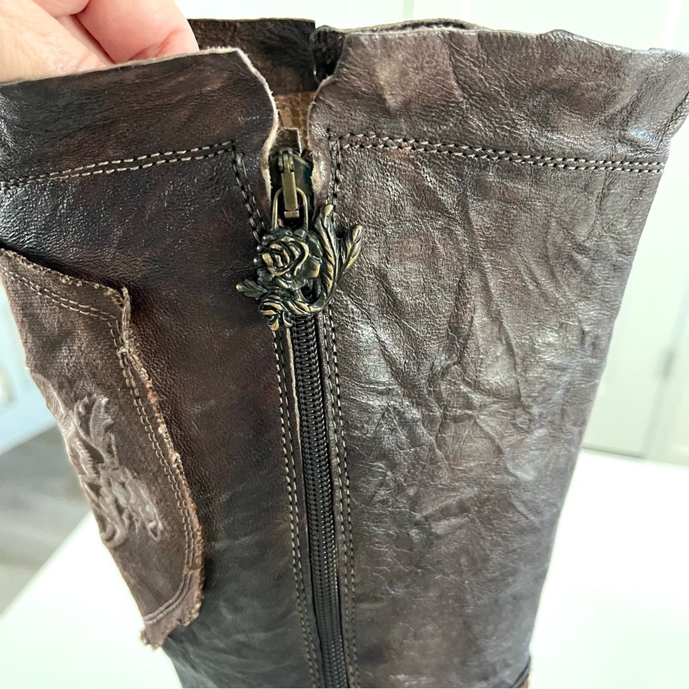 Siren by Mark Nason Villa Boot
Dark Brown Rare Vintage - Picture 5 of 16